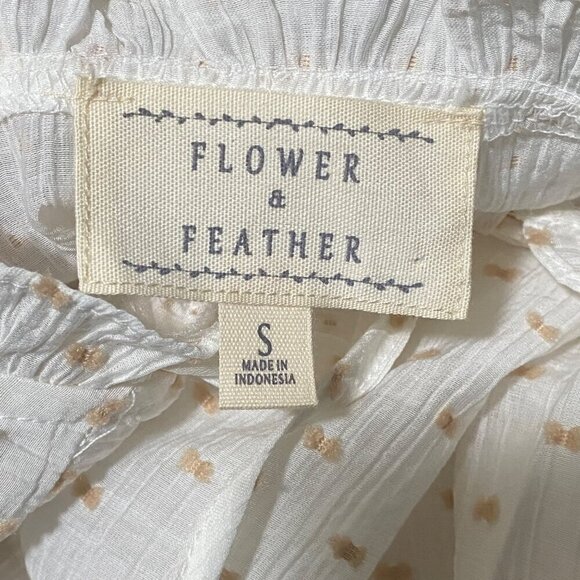 NEW Flower & Feather White Crinkle Dotted Puff SleeveTop Size Small - Picture 5 of 6